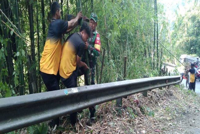 Kerja Bakti Pererat Hubungan Koramil 15 Rakit Dengan Masyarakat