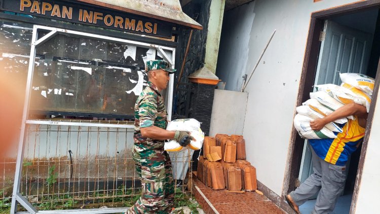 Seluruh Babinsa Monitoring Pendistribusian Beras Bulog
