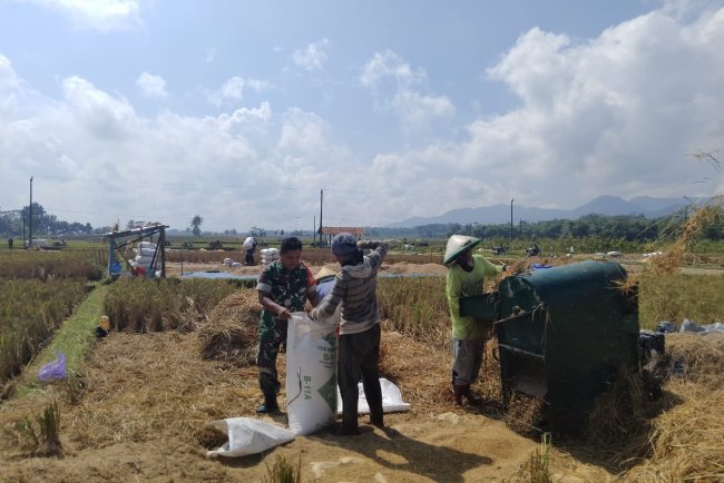 KEDEKATAN BABINSA DAN WARGA MASYARAKAT 