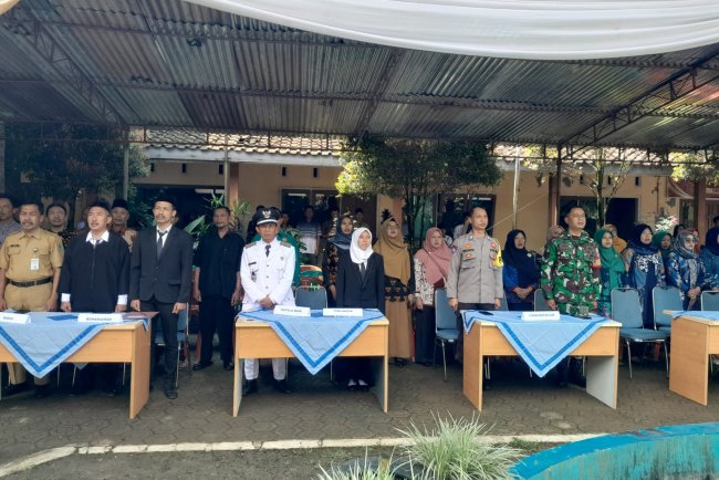 Danramil Bersama Babinsa Hadiri Pelantikan Dan Pengambilan Sumpah Kasi Pelayanan Desa Purwodadi