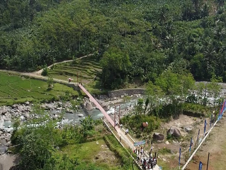 TMMD Reguler ke-120 Kodim 0704 Banjarnegara Tampilkan Keindahan Desa Sijenggung dari Udara