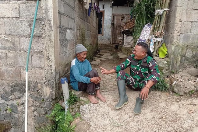 Komunikasi Sosial TNI dengan Tokoh Adat Sijenggung