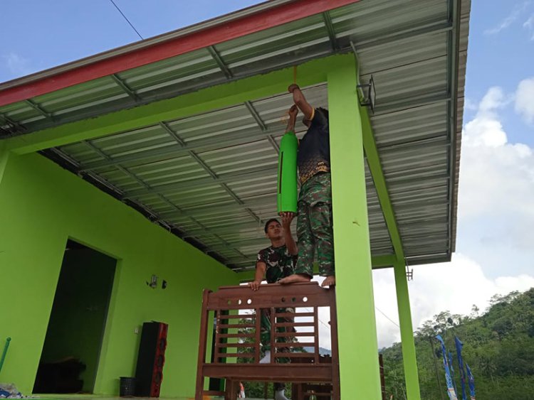 TMMD Reguler ke-120 Pemasangan Kentong di Pos Kamling Desa Sijenggung