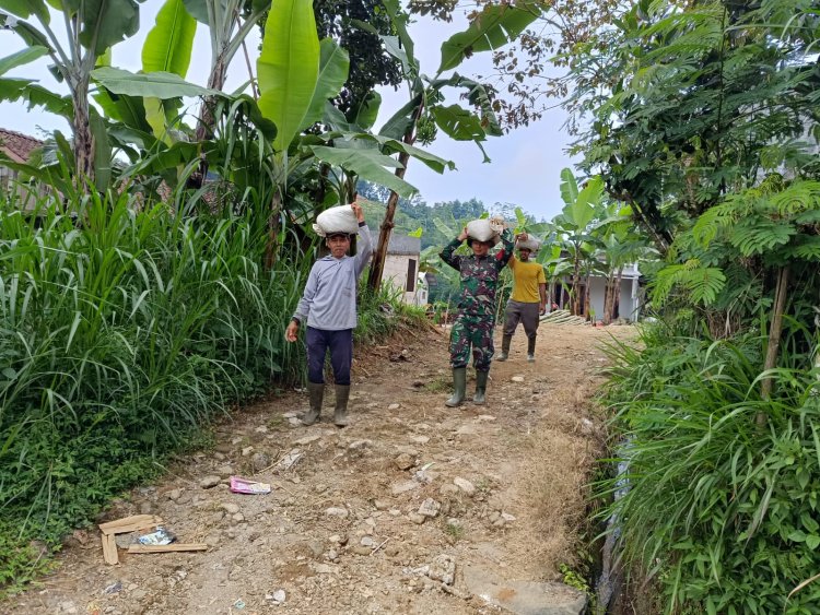 Nguri-Uri Budaya Leluhur Babinsa Gotong Royong Dengan Warga Binaan