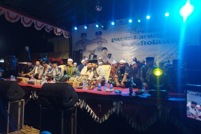 Danramil 17 Wanayasa Hadiri Sholawat Akbar di Karangkobar