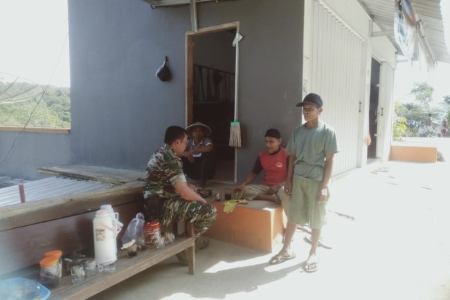 Aktif Komsos Bersama Perangkat Desa Antara Babinsa Dan Aparat Desa Semakin Solid