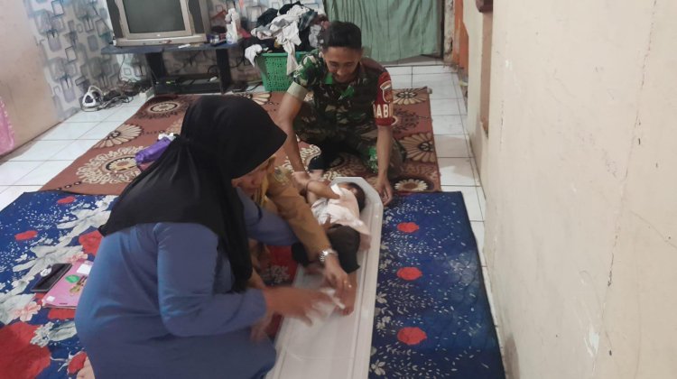 Upaya Pencegahan stunting Di Desa Binaan Serda Wasis Dampingi Kegiatan Posyandu Balita