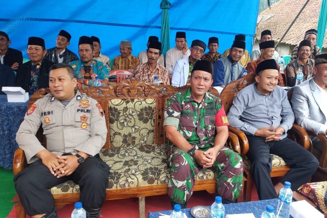 Babinsa Bersama Bhabinkamtibmas Hadiri Pengajian Haflah Attasykur Lil'Ikhtitam TPQ AL-Hidayah
