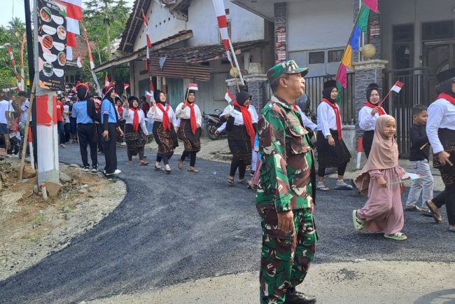Desa Gunungjati Melaksanakan Karnaval HUT RI Ke 79 Tahun 2024, Babinsa Laksanakan Pam