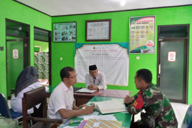 Jaga Kebersamaan Babinsa Komsos Bersama KUA Kecamatan Madukara