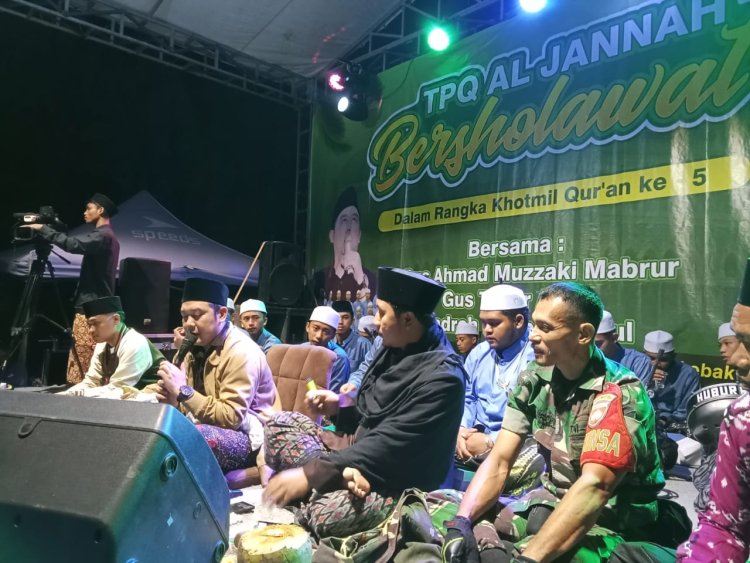 Babinsa Mewakili Danposramil Pagedongan Hadiri Kegiatan Sholawatan
