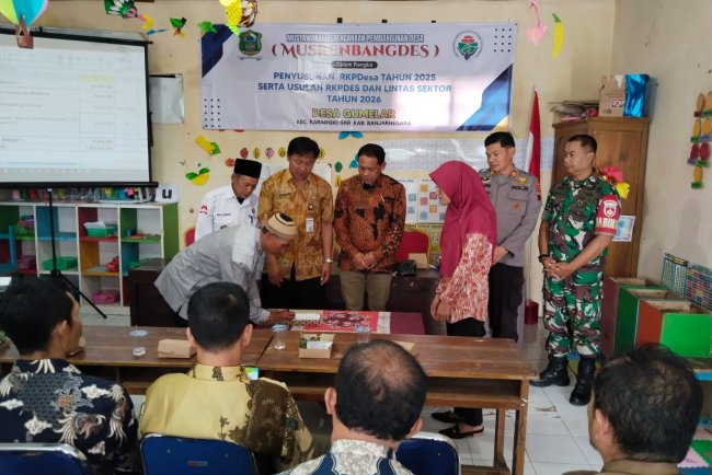 Mewakili Danramil Serma Sujatnoto Hadiri Agenda Tahunan Musrenbangdes Desa Gumelar