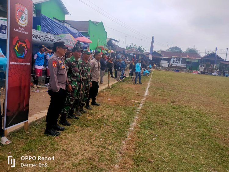 Babinsa Bersama Bhabinkmtibmas Karangkobar Giat Pengamanan Sepak Bola PORCAM CUP 