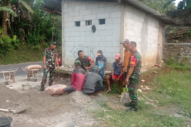  Babinsa Himbau Jaga Keselamatan Kerja