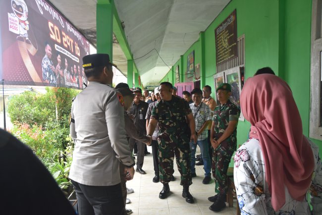 Forkopimda Banjarnegara Pantau Pelaksanaan Pilkada 2024 di Sejumlah TPS