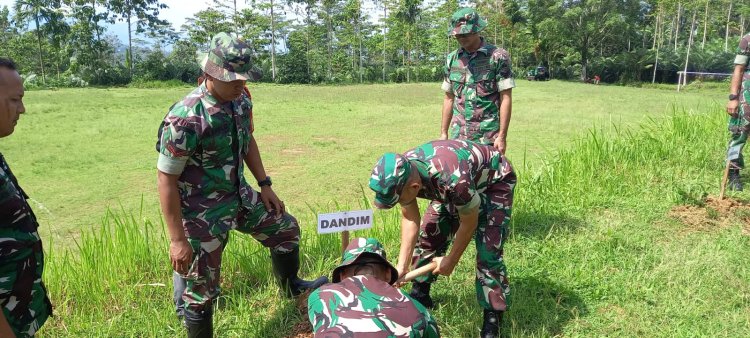 Karya Bakti Penanaman Pohon Sukun Upaya TNI Dorong Perekonomian Warga