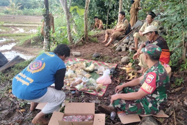 Babinsa Koramil 09 Susukan Menghadiri Acara Selamatan Pembukaan Pembangunan  Irigasi Perpompaan dan Perpipaan