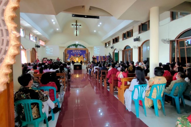 Bersinergi Babinsa Bersama Polri Amankan Jalannya Ibadah Natal Dan Tahun Baru