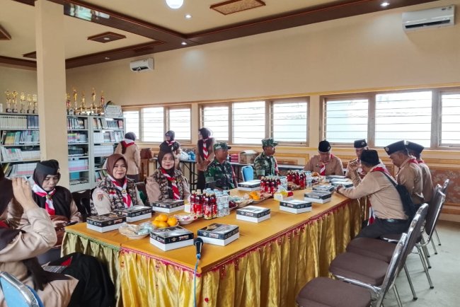 Babinsa Hadiri Pelantikan Pramuka Garuda Tingkat Siaga Kwartir Banjarmangu