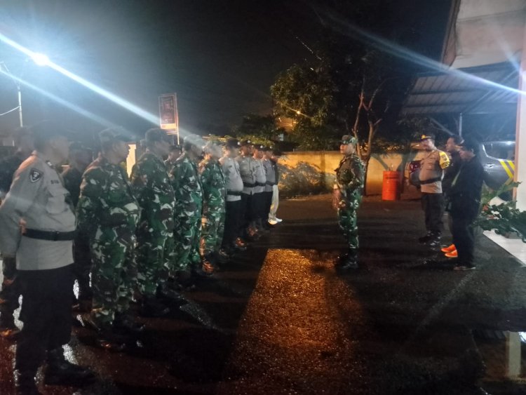 Anggota Koramil dan Polsek Susukan melaksanakan Apel Pengamanan Tahun Baru 2025