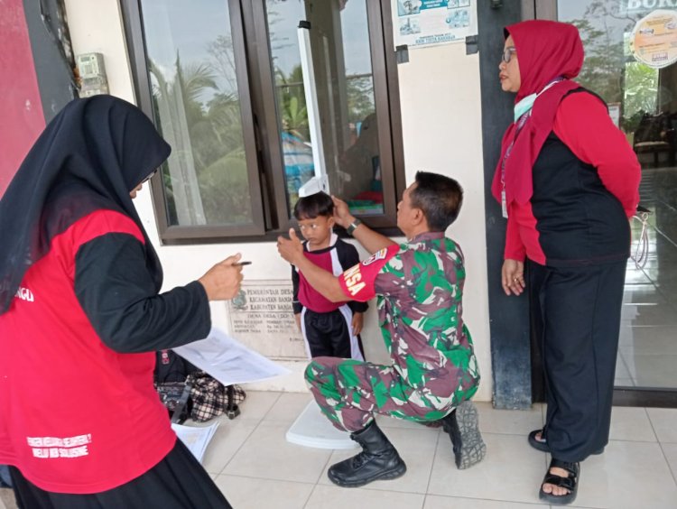 Babinsa Melaksanakan Pendampingan Posyandu Di Desa Binaan