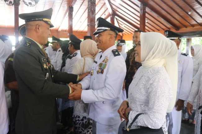 Kasdim 0704 Banjarnegara Hadiri Pelantikan Kepala Desa Hasil Pilkades Serentak 2024