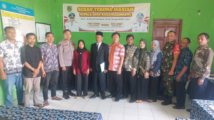 Mewakili Danramil Babinsa Hadiri Serah Terima Kepala Desa Karanggondang