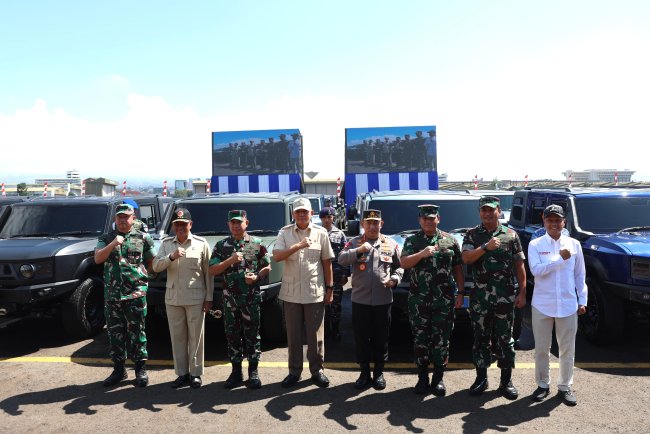 Panglima TNI Terima 650 Unit  Ransus Maung dari Kemhan untuk Perkuat Pertahanan NKRI