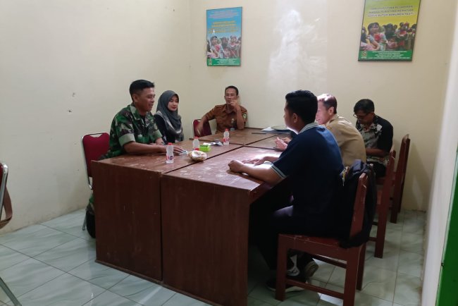Babinsa Ampelsari Koramil 01 Banjarnegara Laksanakan Komsos dan Koordinasi Di Wilayah Binaan
