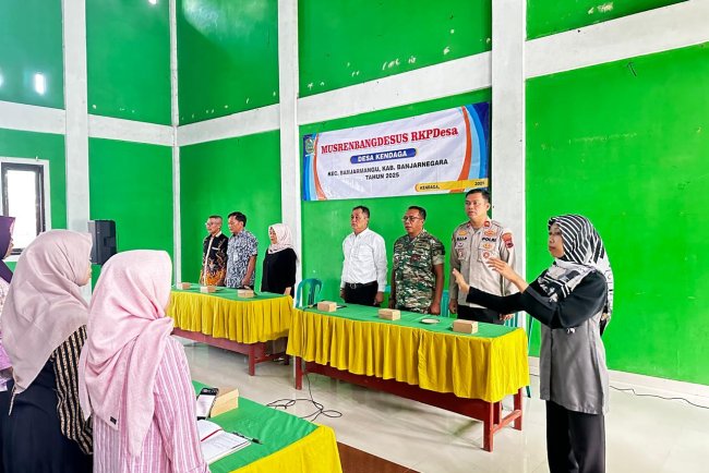 Danramil 13 Banjarmangu Hadiri Musrenbangdesus Dorong Kolaborasi untuk Pembangunan Desa Kendaga