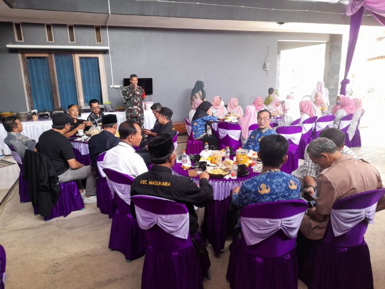 Babinsa Hadiri Pertemuan Rutin IKKDes Ikatan Keluarga Kepala Desa Se Kecamatan Madukara