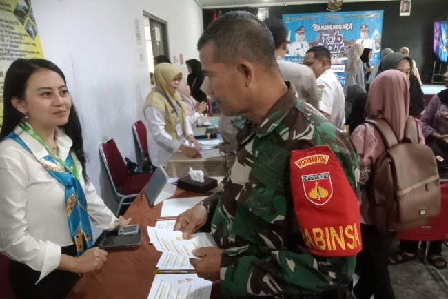 Babinsa Koramil 14 Madukara Hadiri Pembukaan Banjarnegara Job Fair