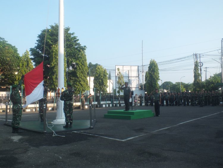 Tegakkan Disiplin Hindari Pelanggaran  Pesan Moral dari Upacara Bendera di Kodim 0704 Banjarnegara