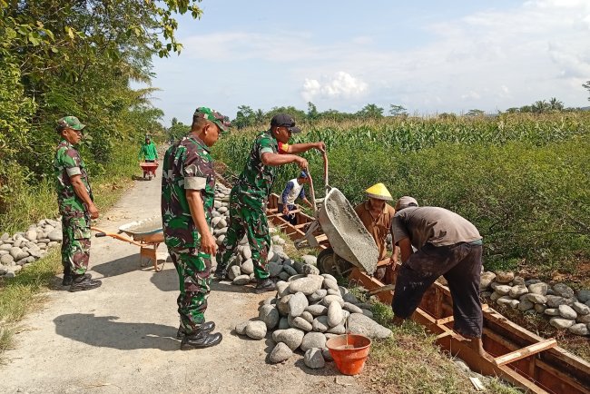 Perbaikan Saluran irigasi di wilayah binaan