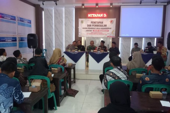 Mewakili Danramil Babinsa Hadiri Pembekalan Dan Penetapan Calon Perangkat Desa Karangkobar