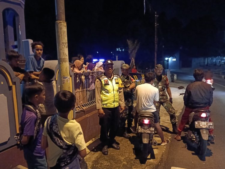 Babinsa Dan Bhabinkamtibmas Polsek Pagedongan Melaksanakan Patroli Malam Takbir