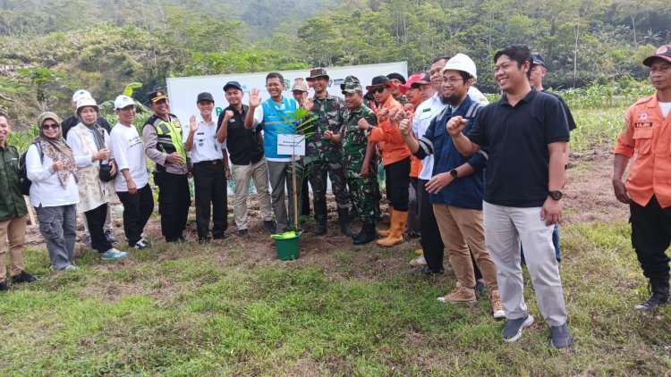 Pendampingan Penanaman 1000 Pohon Aren Di Wilayah Binaan