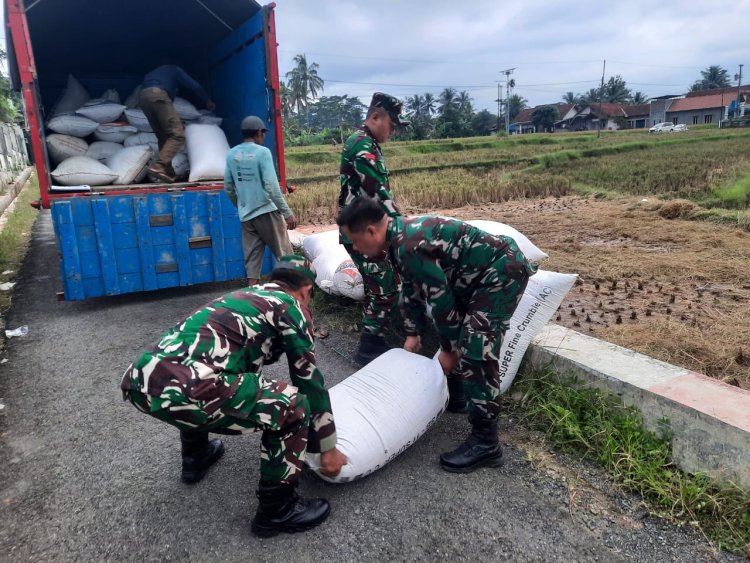 Babinsa Wanadadi Dampingi Petani Jual Gabah Menjaga Harga Menguatkan Ketahanan Pangan