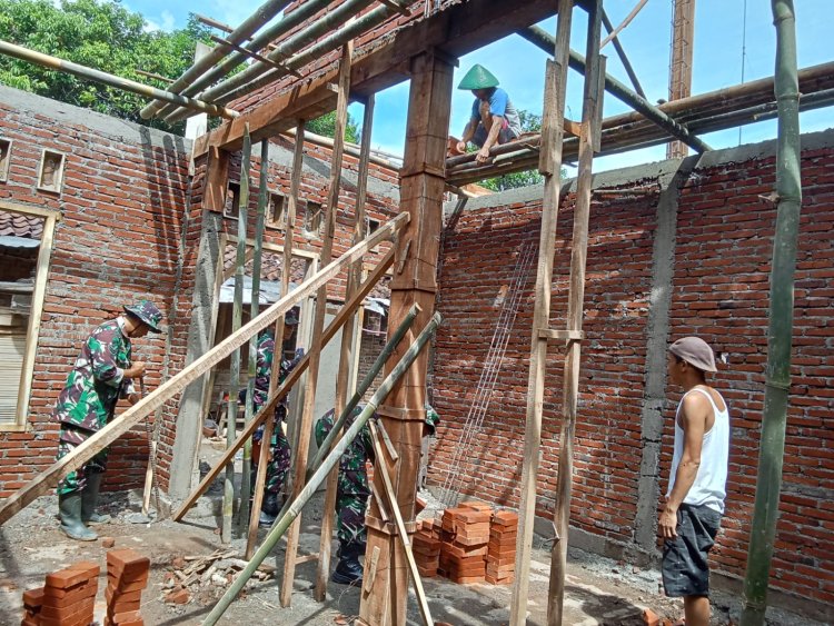 Koramil 08 Purwanegara bantu  Pembangunan RTLH