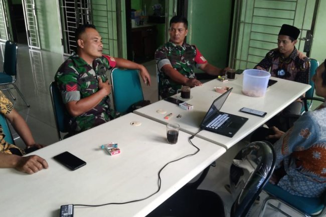 Komsos dengan Kepala KUA, Ini Pesan yang Disampaikan Babinsa Koramil 04/Karangkobar