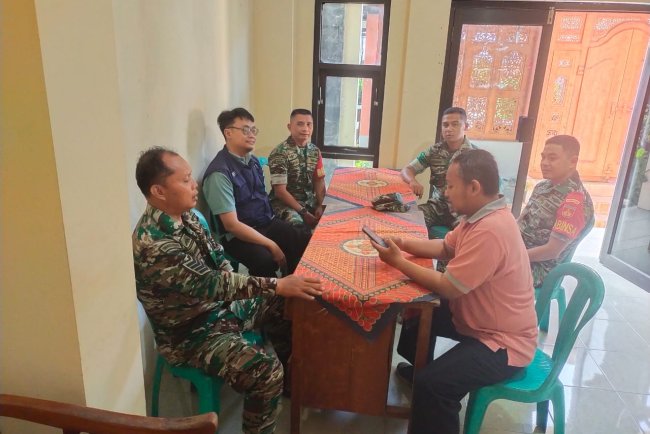 Babinsa Koramil 13 Banjarmangu Bersilaturahmi Ke Kantor BPP Banjarmangu