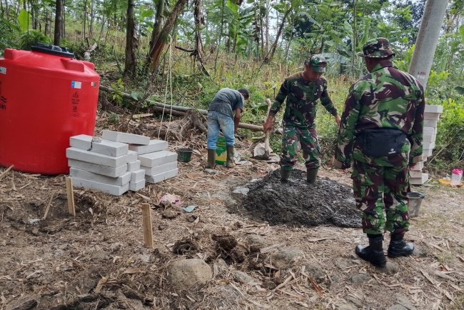 Satgas TMMD Reguler 125 Kodim 0710/Pekalongan Bangun Tempat Penampungan Air di Dukuh Leles, Windurojo