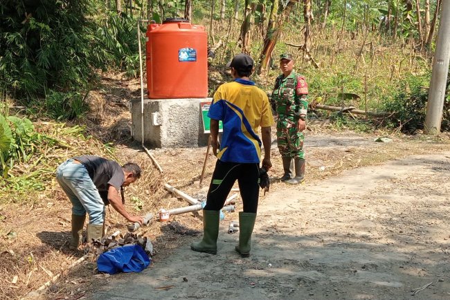 Gerak Cepat Satgas TMMD Kodim 0710/Pekalongan Bangun Penampungan Air Bersih di Desa Windurojo