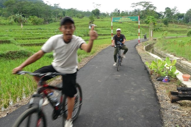 Jalan Hasil Tmmd Reguler 125 Kodim 0710/Pekalongan Di Karangmoncol Tuai Pujian, Komunitas Sepeda Onthel  Bisa Jadi Wisata Baru Di Kesesi