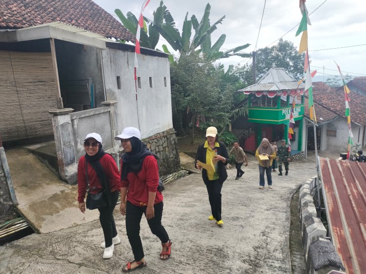 Danramil 13/ Banjarmangu Beserta Babinsa Menghadiri Kegiatan Penilaian lomba Kebersihan, Ketertiban Dan Keindahan Lingkungan (K3L)