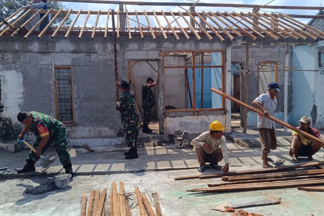 Gotong Royong Wujudkan Harapan Baru untuk Rumah Suratman