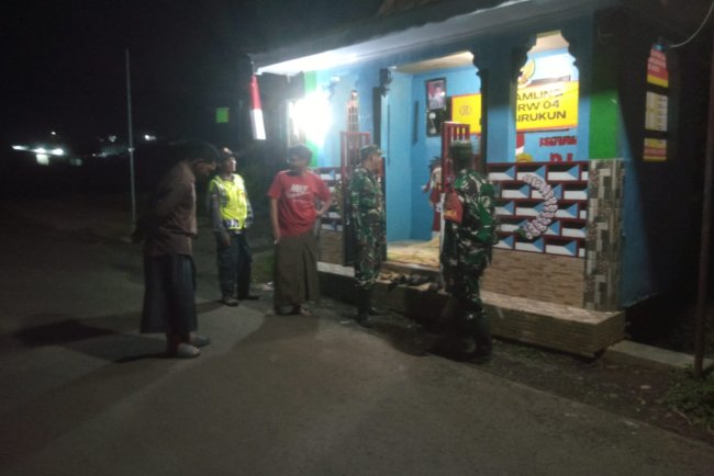 Babinsa Koramil 06 Kalibening melaksanakan Patroli Wilayah Binaan