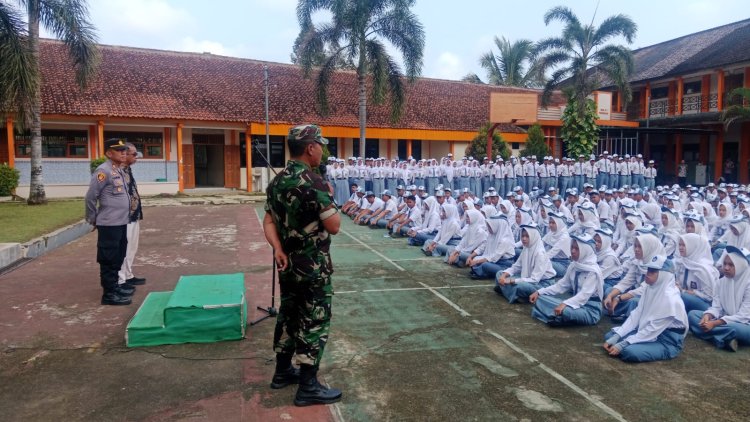 Upacara Bendera dan Sosialisasi Pencegahan Tindakan Provokasi Oleh Danramil Punggelan