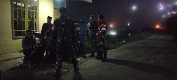 Babinsa Koramil 05 Batur Laksanakan Patroli Malam Bersama Ormas Banser