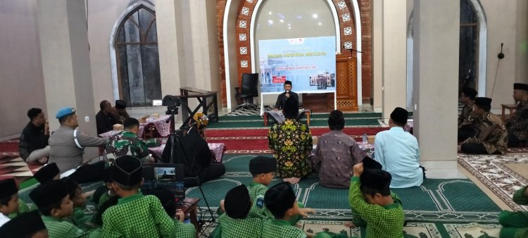 Pelda Sujatnoto Bersama Forkopincam Karangkobar Menghadiri Kegiatan Peresmian Masjid Di Desa Binaan